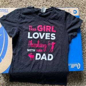 This girl loves hunting with her dad t-shirt
